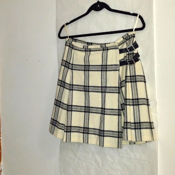 Creamy White & Black Plaid Tartan Mini Seen Everywhere About Town🆕 Auction Item - Picture 7 of 11
